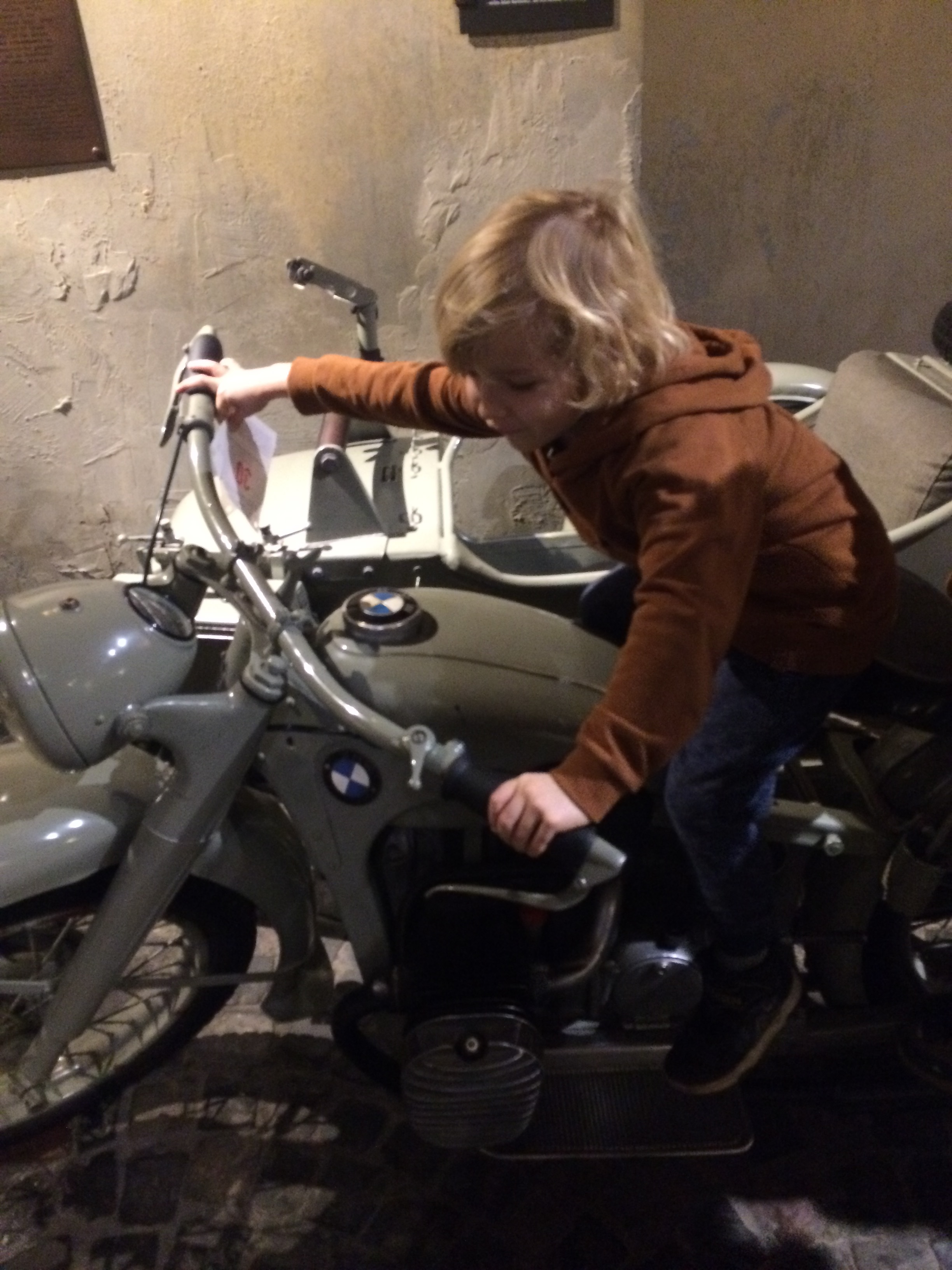 muzeum powstania warszawskiego