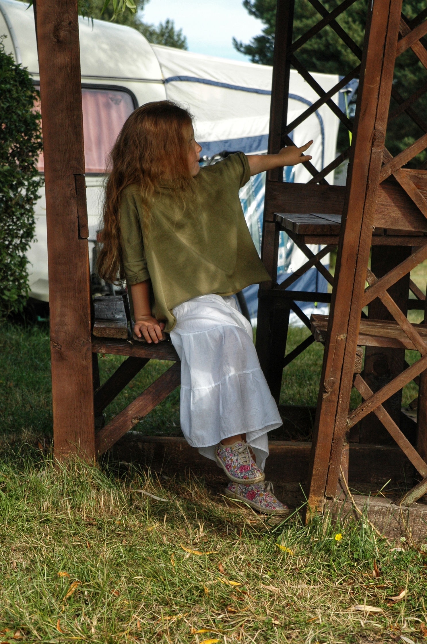 dziewczynka boho na campingu