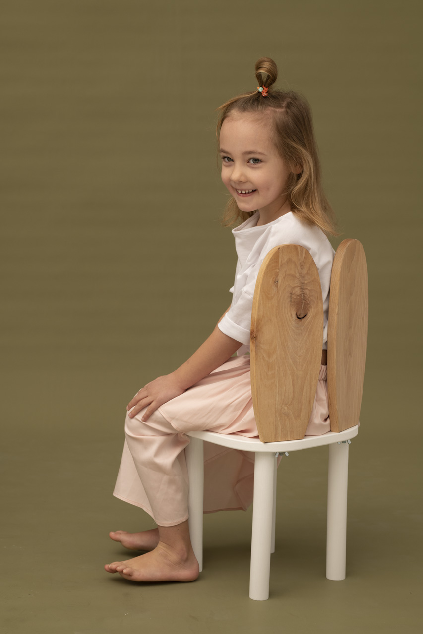 dziewczynka w ubraniu boho