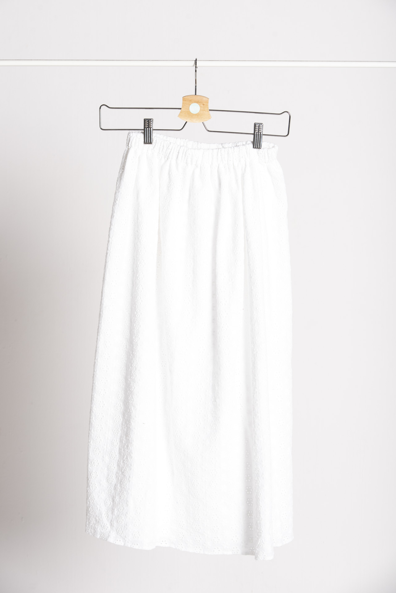 biała długa spódnica dla dziewczynki