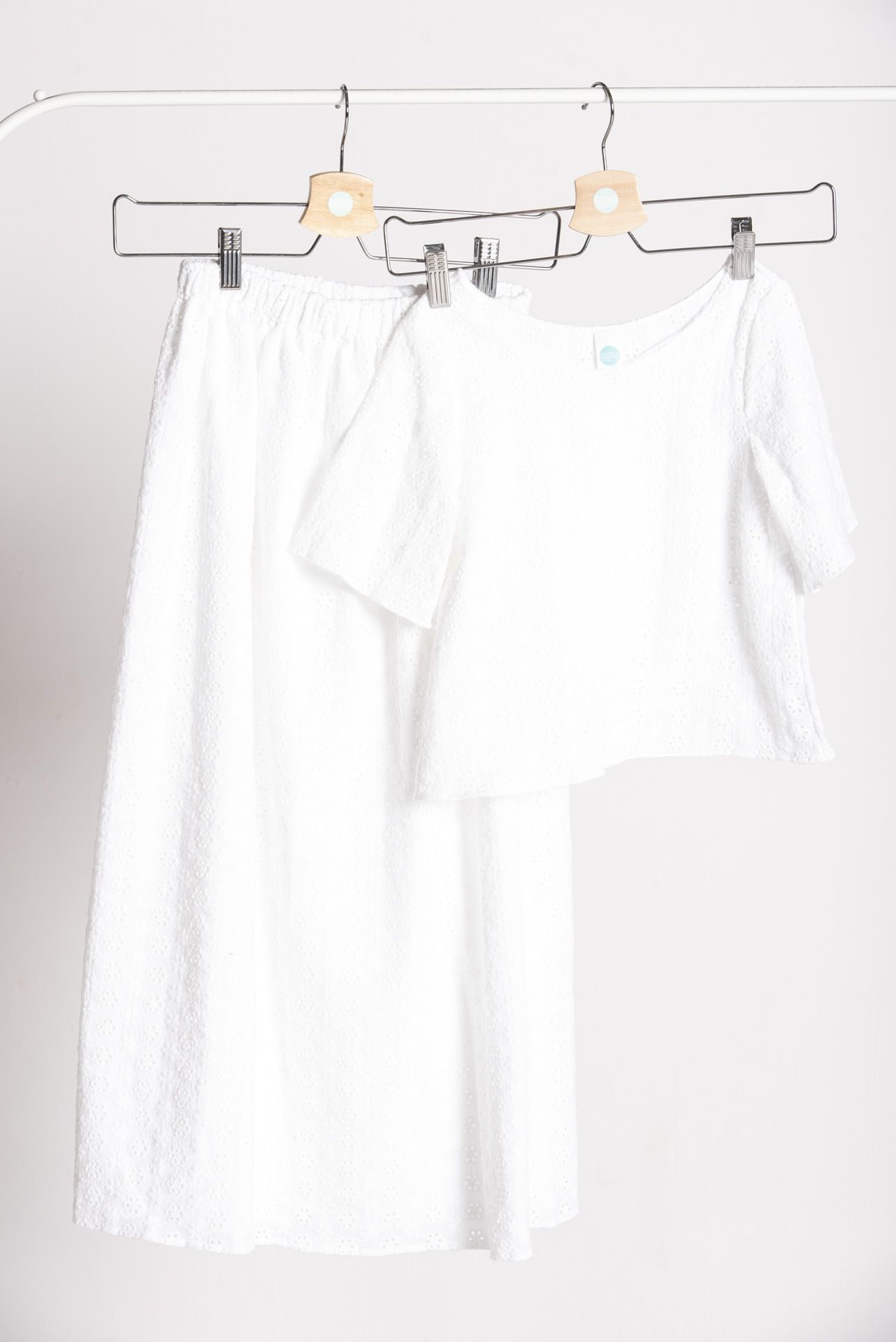 biały komplet dla dziewczynki