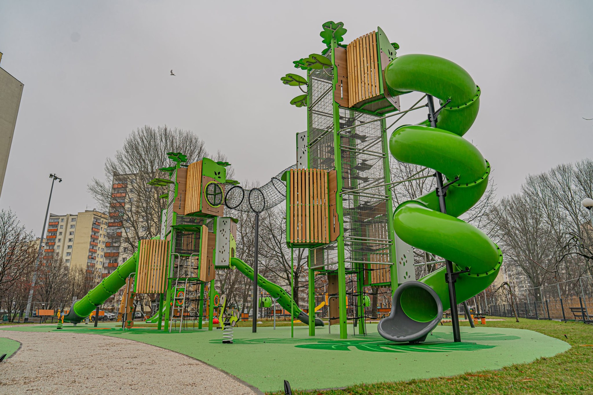 nowy plac zabaw bielany