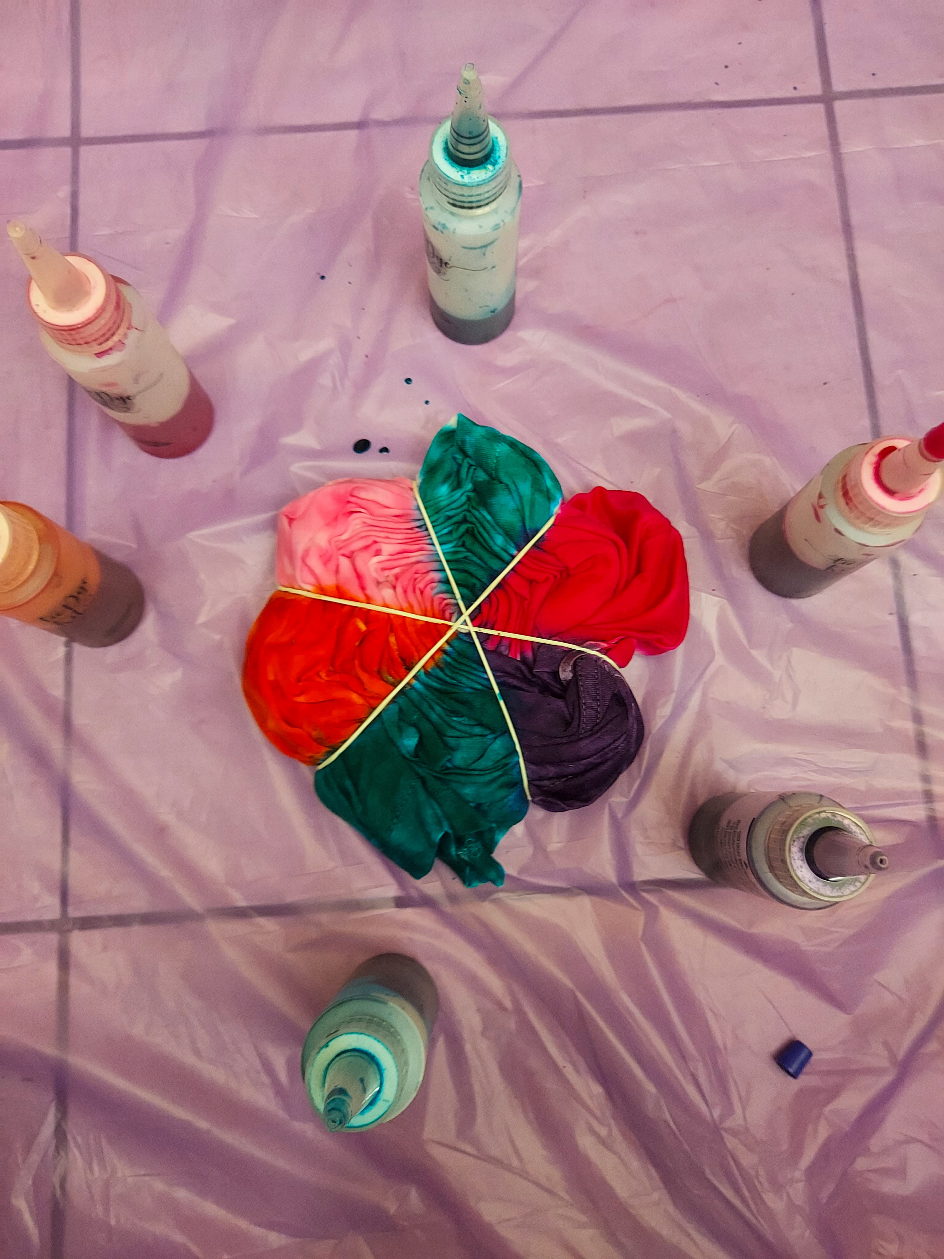 tie dye jak wykonać samodzielnie w domu