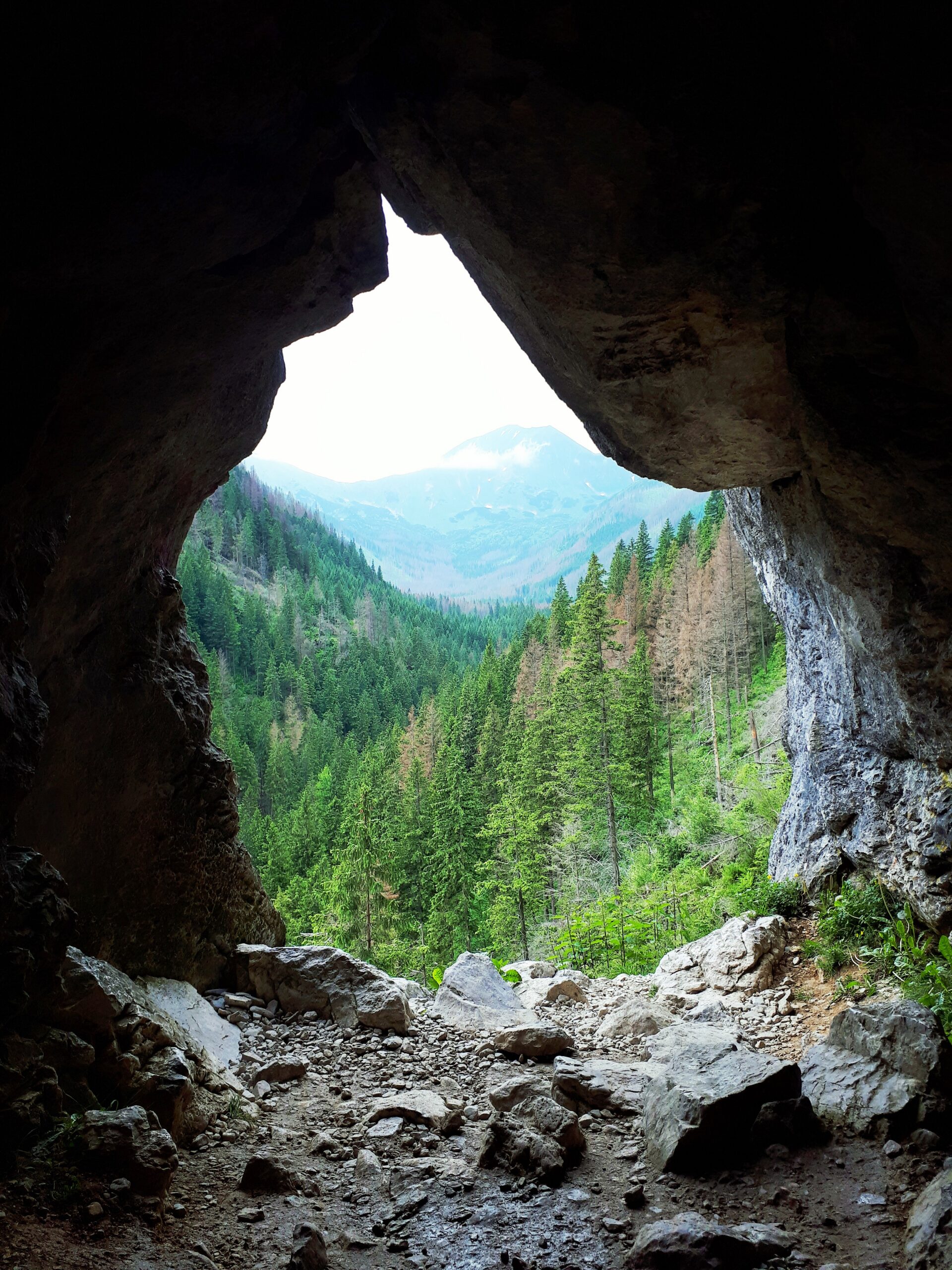 widok z jaskini mylnej