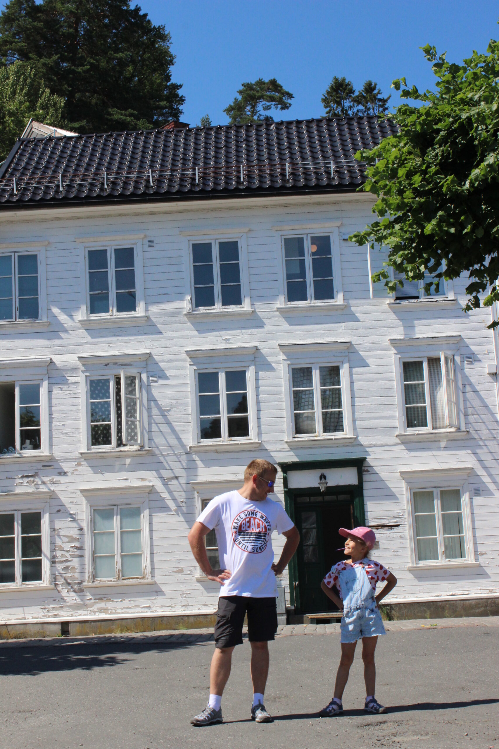dziewczynka i tata w trevestrand