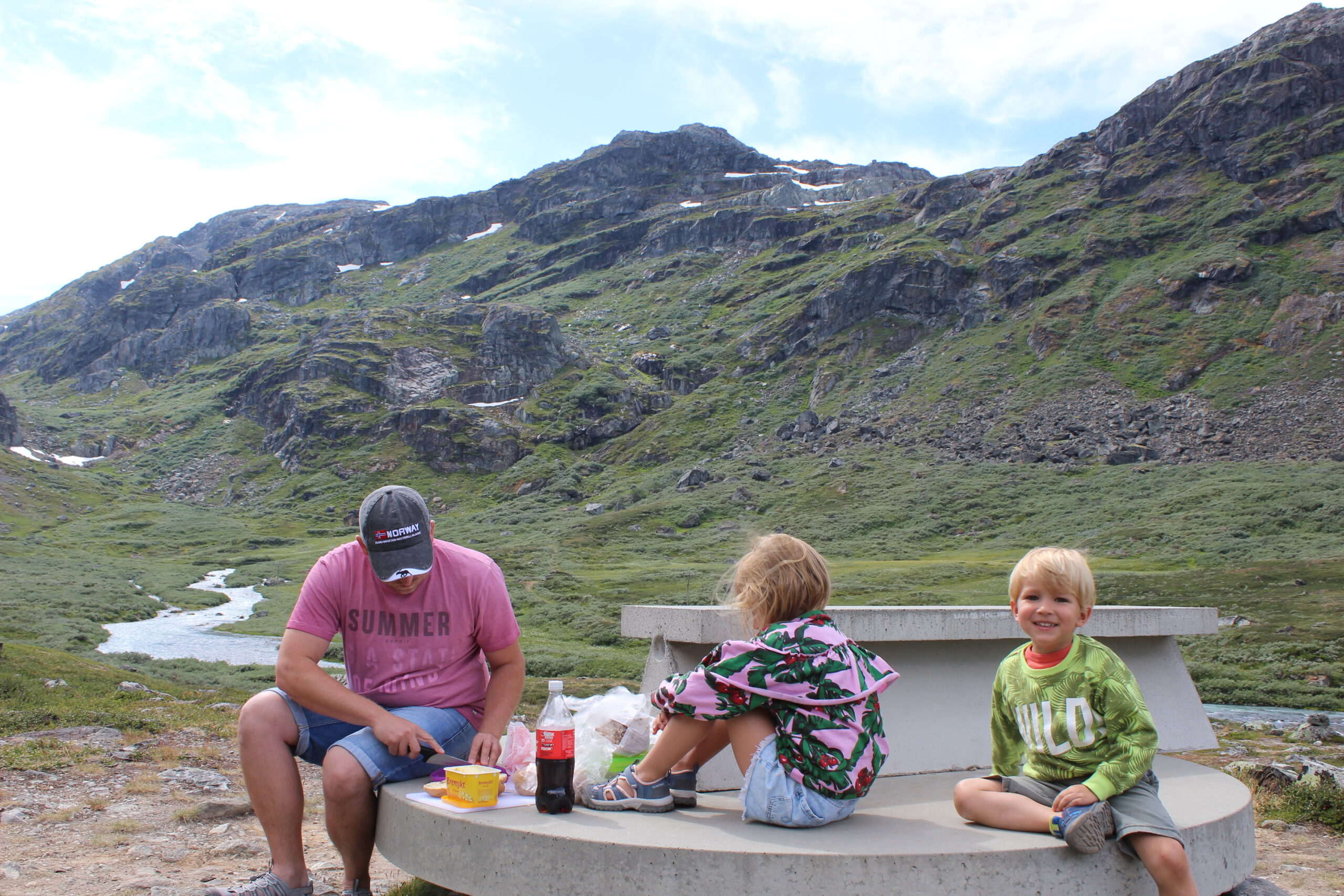 rodzinny piknik w norwegii