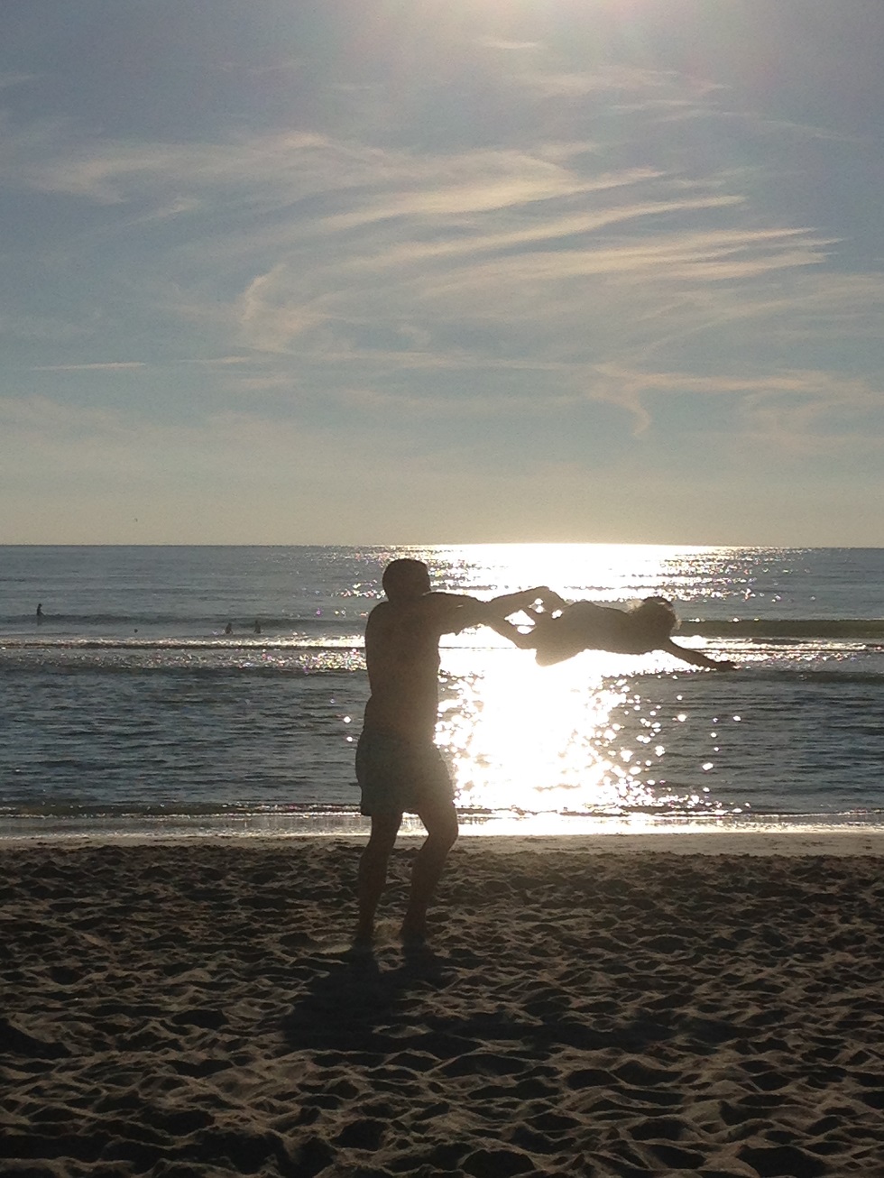 tata i Córka na plaży